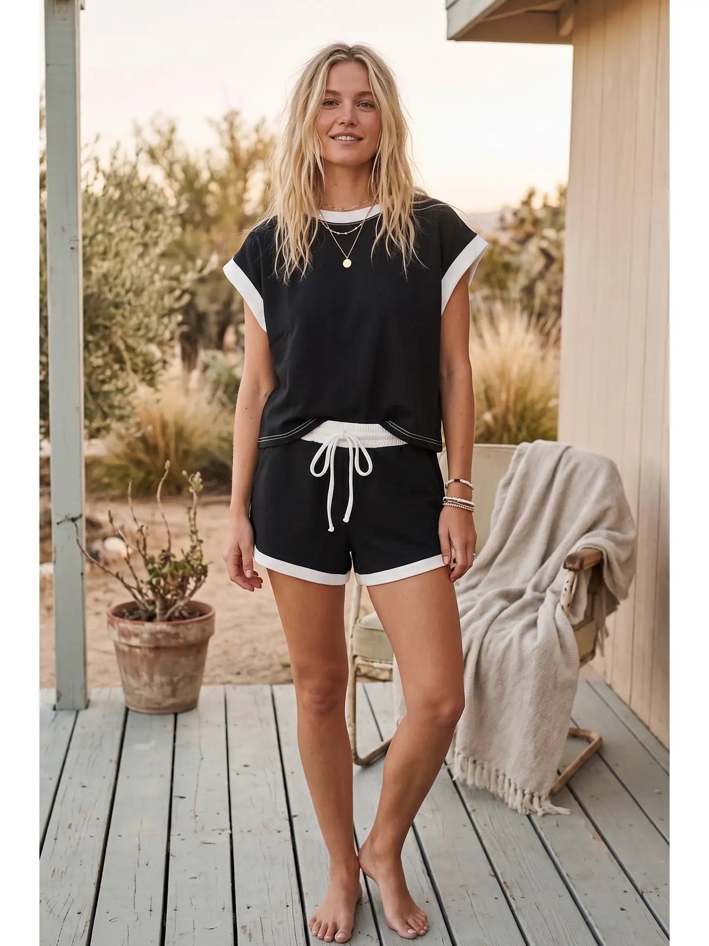 Scuba White/Black Shorts