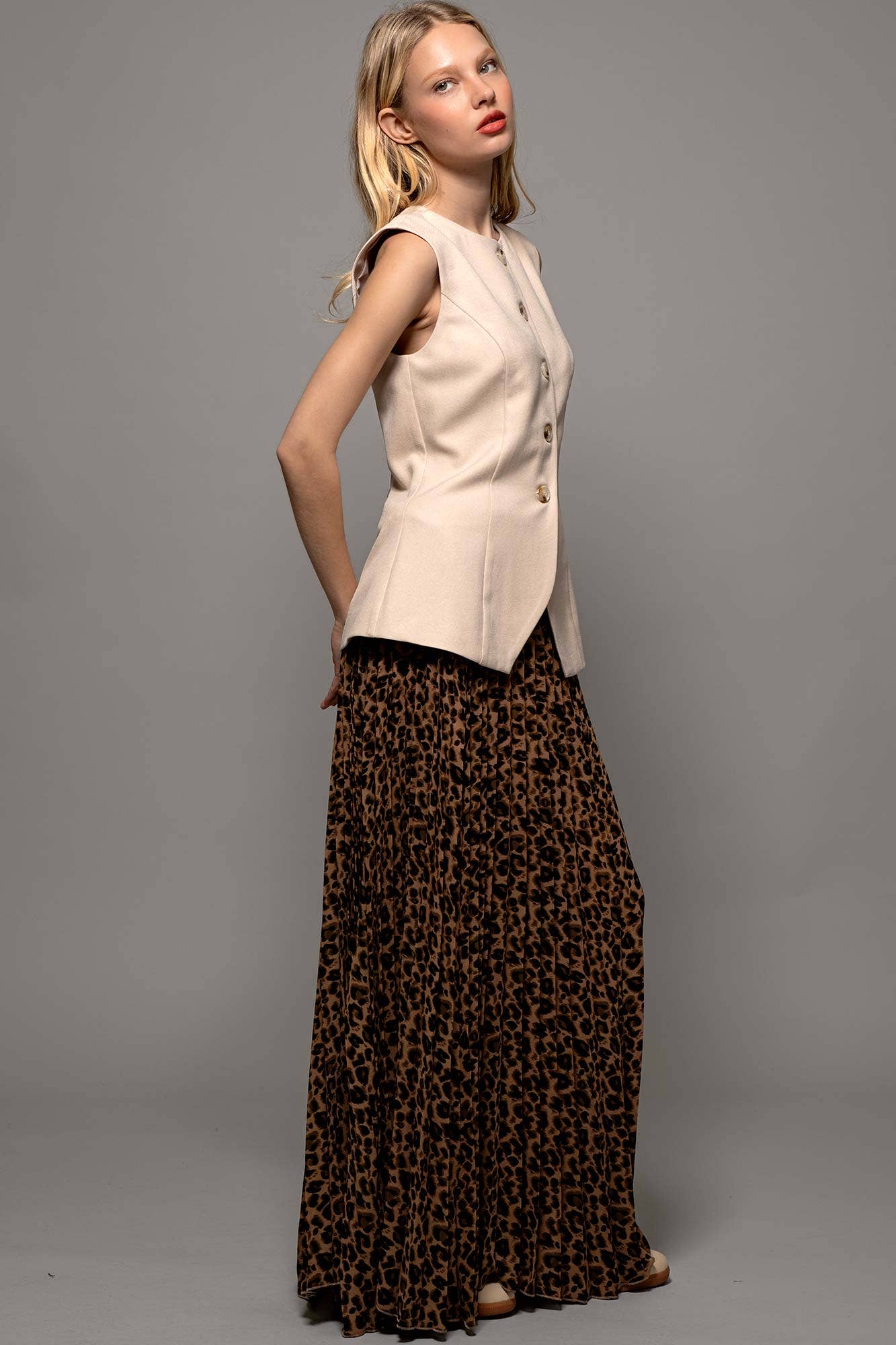 Leopard Print Pleated Skirt