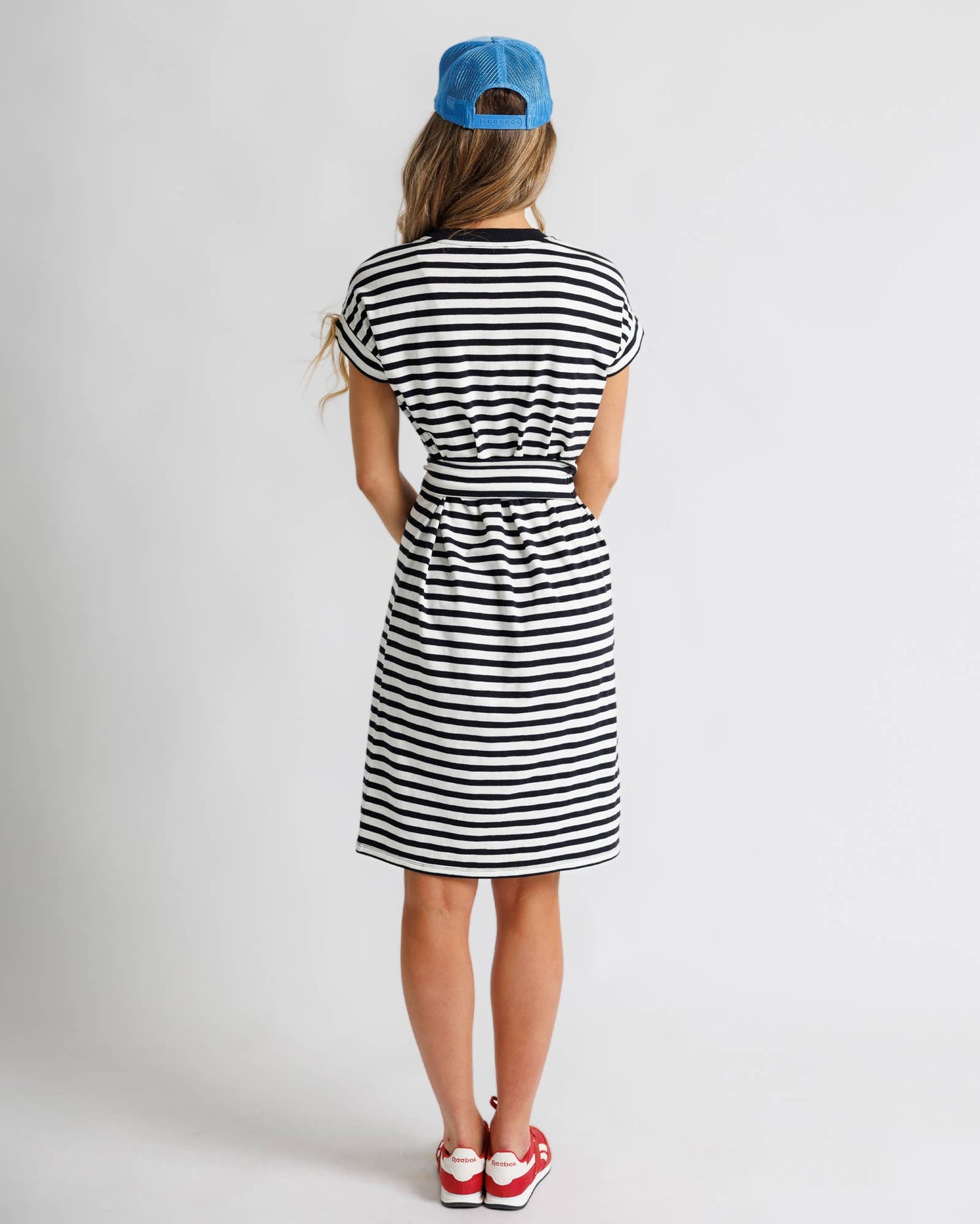 Black and White Striped Short Sleeve Knee Length Knit Dress