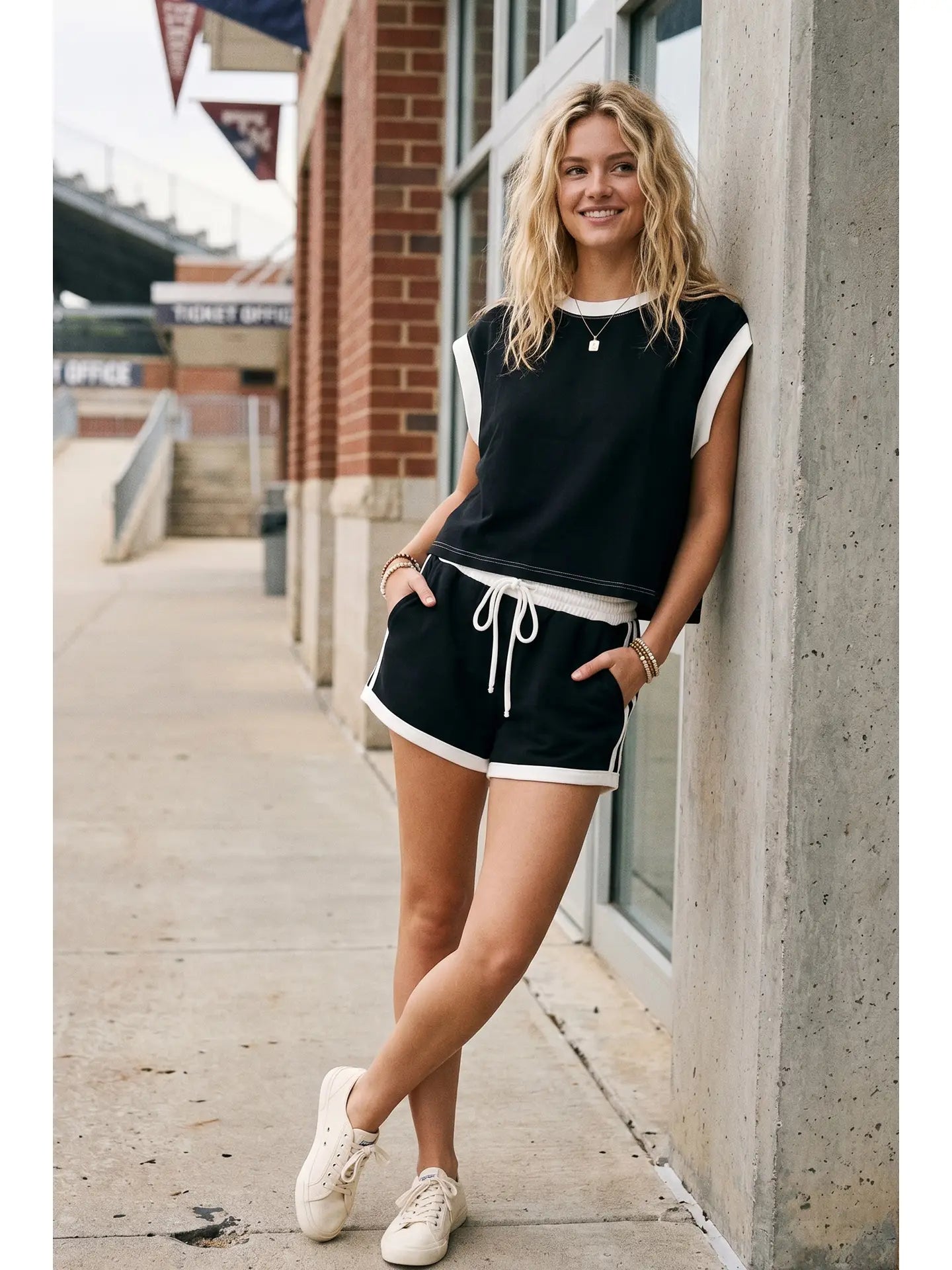 Scuba White/Black Shorts