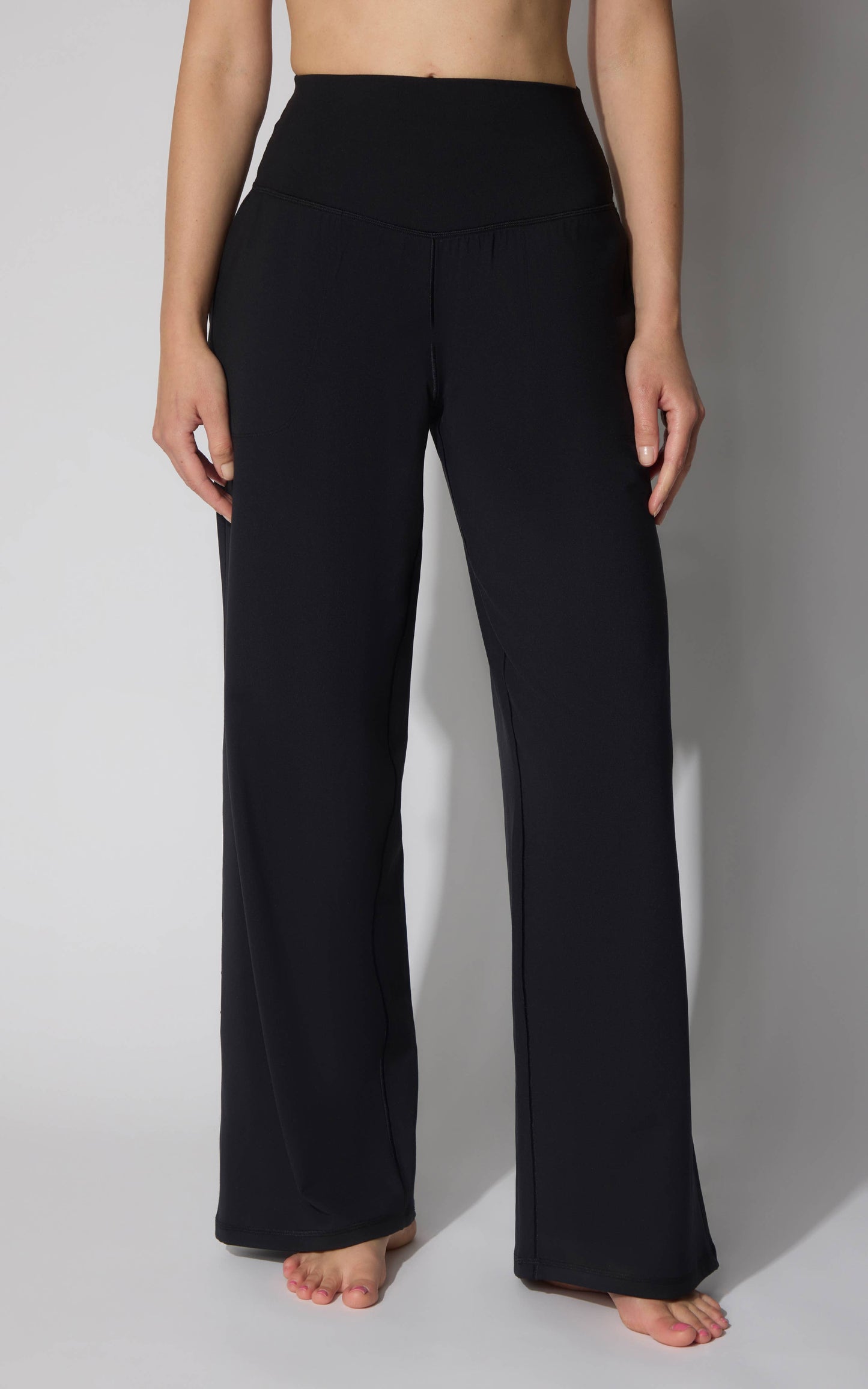 Women's Lux Wide Waist Band Straight Pant