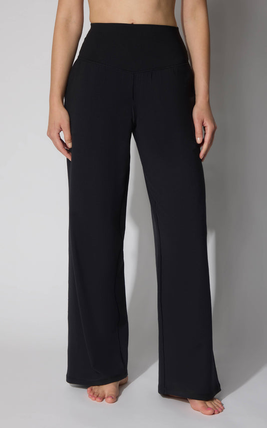 Women's Lux Wide Waist Band Straight Pant