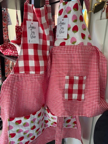Mom & Mini Apron Set