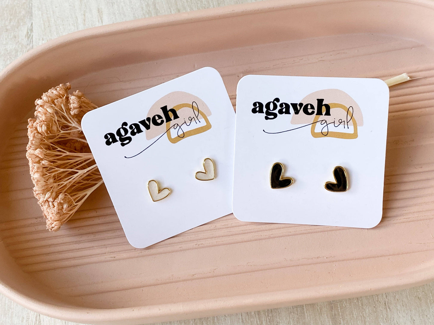 Classy Girl Studs: Pearl White